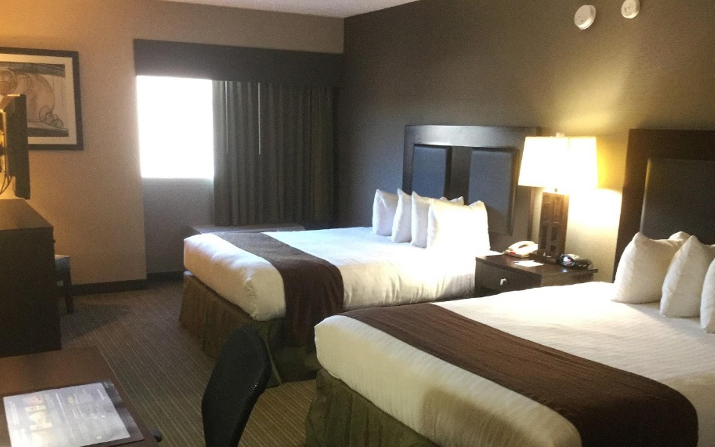 Quality Inn & Suites Charleston - Civic Center Buitenkant foto