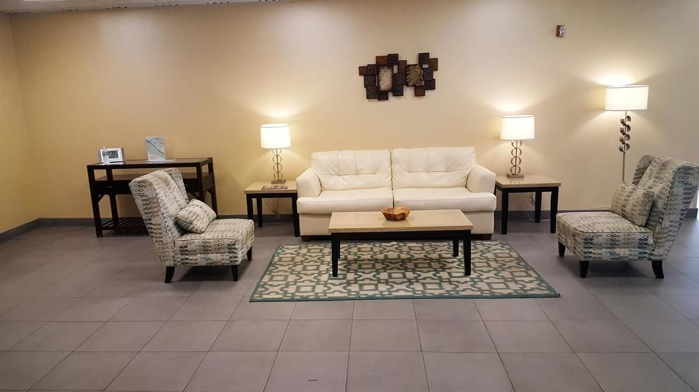 Quality Inn & Suites Charleston - Civic Center Buitenkant foto