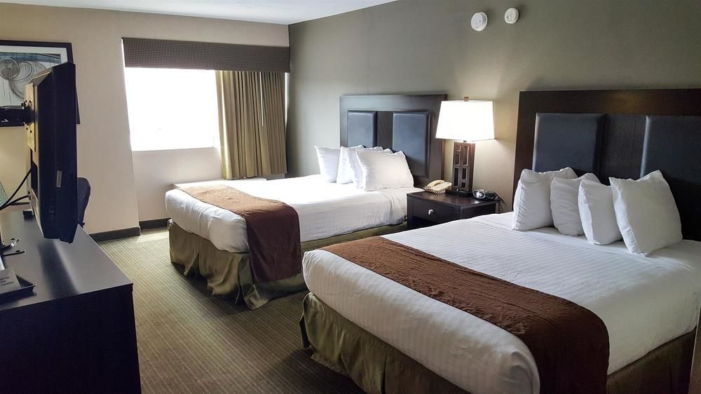 Quality Inn & Suites Charleston - Civic Center Buitenkant foto