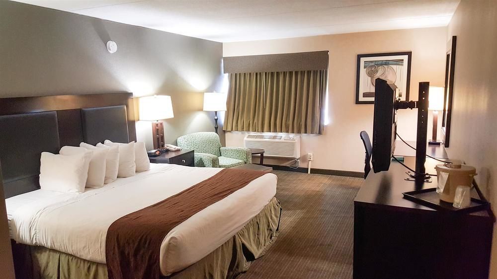 Quality Inn & Suites Charleston - Civic Center Buitenkant foto