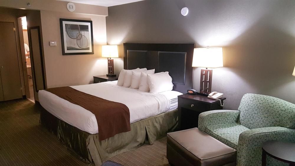 Quality Inn & Suites Charleston - Civic Center Buitenkant foto