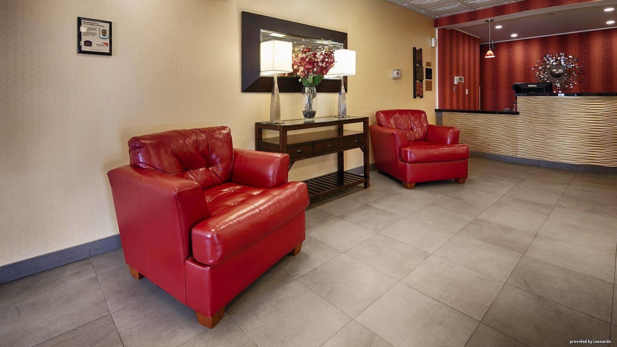 Quality Inn & Suites Charleston - Civic Center Buitenkant foto