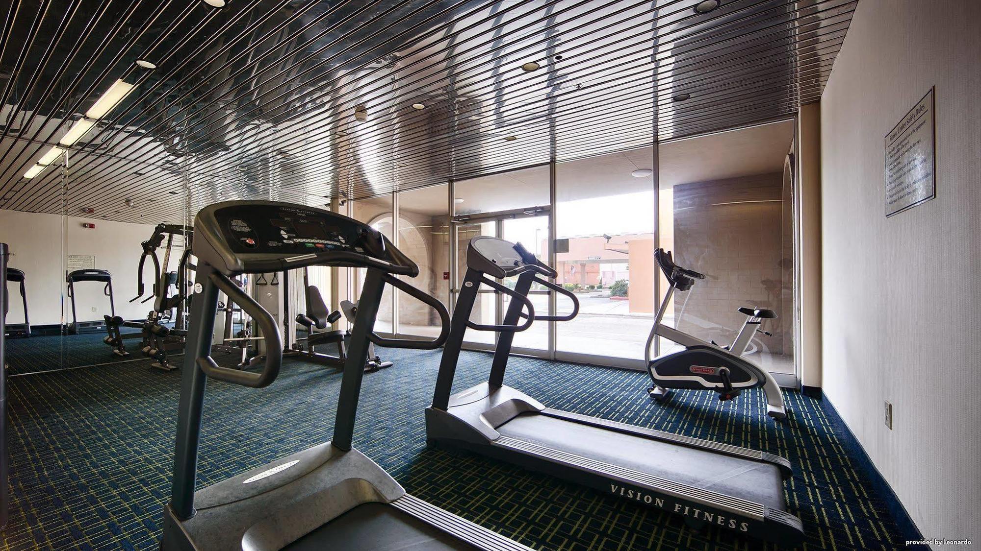 Quality Inn & Suites Charleston - Civic Center Buitenkant foto