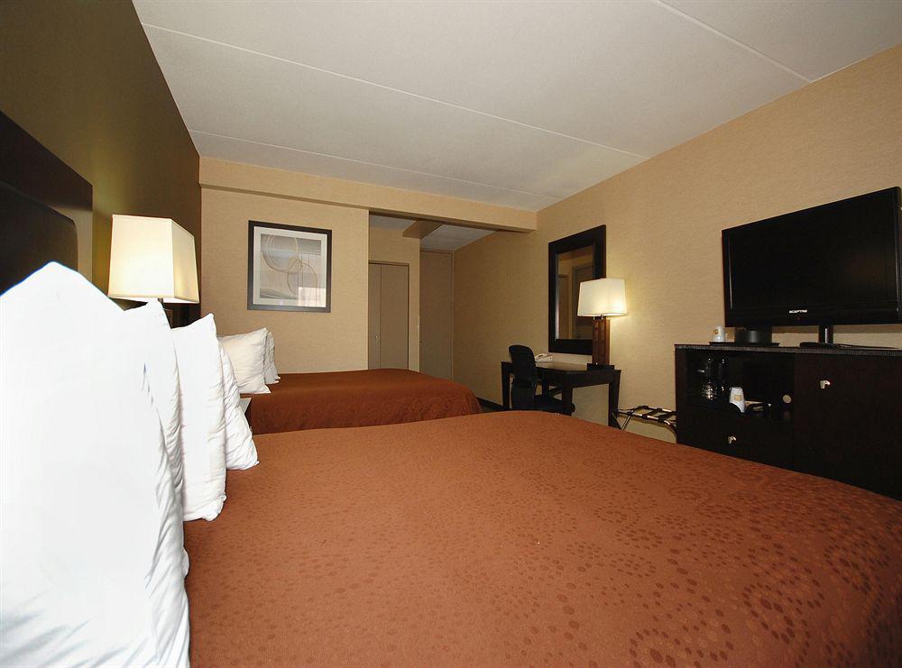 Quality Inn & Suites Charleston - Civic Center Kamer foto